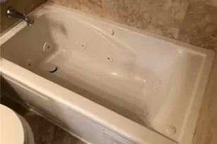 18352 NW 68th Ave, Hialeah, FL 33015 - Photo 20