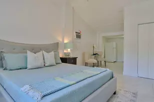 735 NE 37th St, Oakland Park, FL 33334 - Photo 1