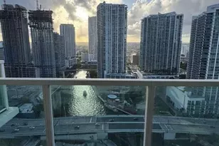 31 SE 5th St, Miami, FL 33131 - Photo 2