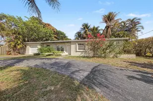 7730 W Lake Dr, Lake Clarke Shores, FL 33406 - Photo 6