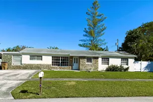 320 NW 4th Ave, Deerfield Beach, FL 33441 - Photo 1