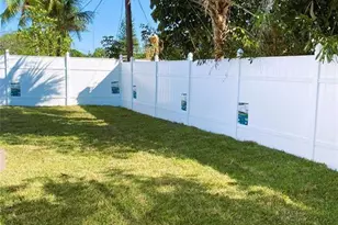 320 NW 4th Ave, Deerfield Beach, FL 33441 - Photo 2