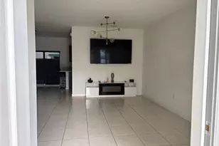 2606 SE 13th St, Homestead, FL 33035 - Photo 2