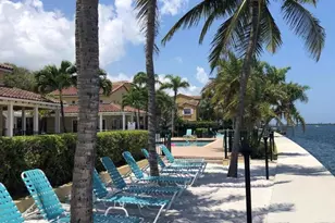 1040 Lake Shore Dr, West Palm Beach, FL 33403 - Photo 1