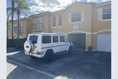 1040 Lake Shore Drive #206, West Palm Beach, FL 33403 - Photo 2