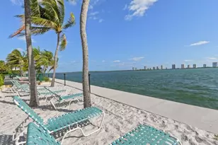 1040 Lake Shore Dr, West Palm Beach, FL 33403 - Photo 8