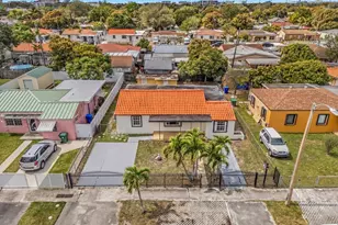 830 NW 30th Ct, Miami, FL 33125 - Photo 2