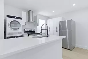 1015 NE 17th Ave, Fort Lauderdale, FL 33304 - Photo 8