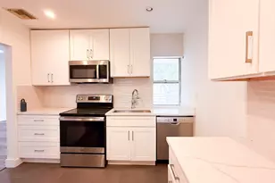 2420 SW 81st Ave, Davie, FL 33324 - Photo 10