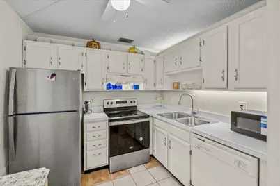 58 Woodland Drive #102, Vero Beach, FL 32962 - Photo 8