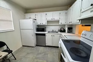 351 Cambridge Rd, Hollywood, FL 33024 - Photo 4