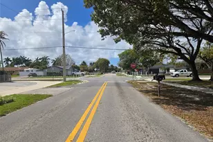 296 Alemeda Dr, Palm Springs, FL 33461 - Photo 8