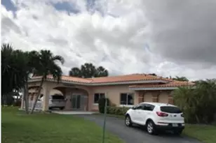 4803 Highland Dr, Tamarac, FL 33319 - Photo 4