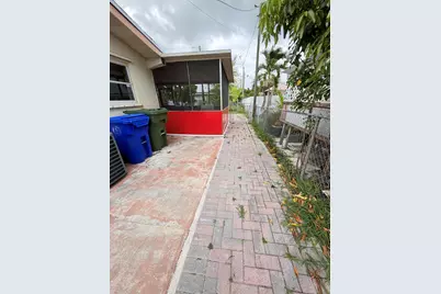 8870 Taft Street, Pembroke Pines, FL 33024 - Photo 14