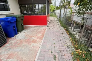 8870 Taft St, Pembroke Pines, FL 33024 - Photo 14