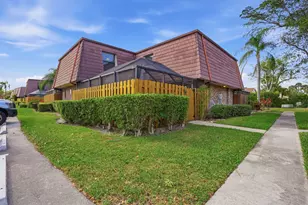 7600 Courtyard Run, Boca Raton, FL 33433 - Photo 2