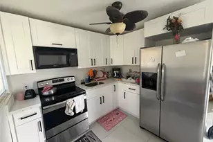 929 SW 10th Ave, Delray Beach, FL 33444 - Photo 2