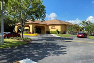 551 SW 135th Ave, Pembroke Pines, FL 33027 - Photo 32