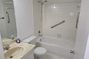 551 SW 135th Ave, Pembroke Pines, FL 33027 - Photo 10