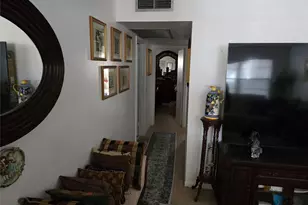 551 SW 135th Ave, Pembroke Pines, FL 33027 - Photo 4