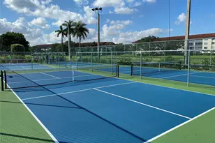 551 SW 135th Ave, Pembroke Pines, FL 33027 - Photo 26
