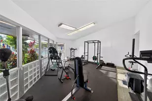 610 NE 12th Ave, Hallandale Beach, FL 33009 - Photo 32