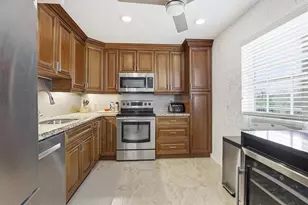 3850 Oaks Clubhouse Dr, Pompano Beach, FL 33069 - Photo 22