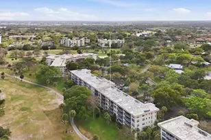 3850 Oaks Clubhouse Dr, Pompano Beach, FL 33069 - Photo 44