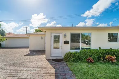 2135 NE 2nd Drive, Boca Raton, FL 33431 - Photo 2
