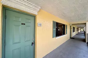 1013 Meadows Cir, Boynton Beach, FL 33436 - Photo 18