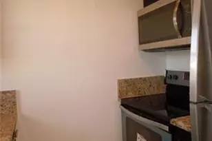 270 NE 40th St, Oakland Park, FL 33334 - Photo 6