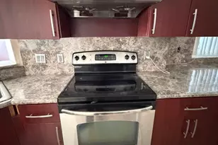 3225 NE 184th St, Aventura, FL 33160 - Photo 8