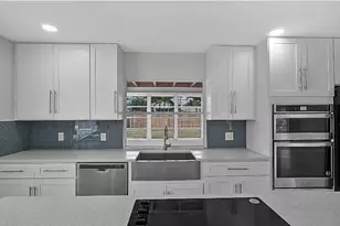 219 SE 13th St, Deerfield Beach, FL 33441 - Photo 2