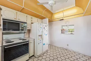 9541 Sunrise Lakes Blvd, Sunrise, FL 33322 - Photo 8