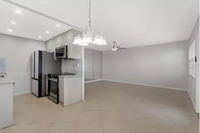 3038 Cornwall B #3038, Boca Raton, FL 33434 - Photo 6