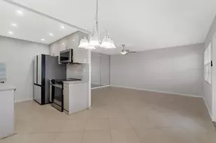 3038 Cornwall B, Boca Raton, FL 33434 - Photo 6