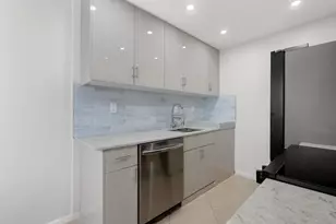 3038 Cornwall B, Boca Raton, FL 33434 - Photo 2