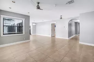 18201 SW 70th Pl, Southwest Ranches, FL 33331 - Photo 14