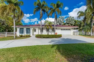 18201 SW 70th Pl, Southwest Ranches, FL 33331 - Photo 2