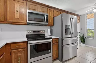 6239 Coral Lake Dr, Margate, FL 33063 - Photo 8