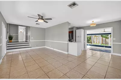 4781 NE 4th Avenue, Oakland Park, FL 33334 - Photo 8