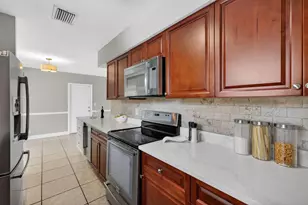 4781 NE 4th Ave, Oakland Park, FL 33334 - Photo 14