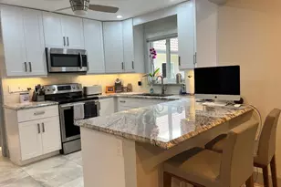 4021 N Cypress Dr, Pompano Beach, FL 33069 - Photo 8