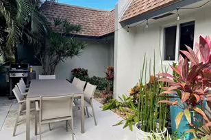 4021 N Cypress Dr, Pompano Beach, FL 33069 - Photo 2