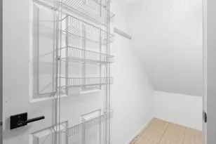 3053 N Oakland Forest Dr, Oakland Park, FL 33309 - Photo 14