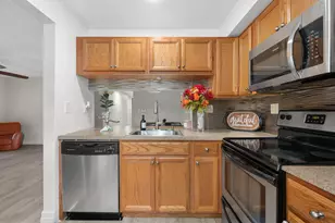 3053 N Oakland Forest Dr, Oakland Park, FL 33309 - Photo 8