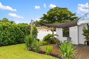 1080 E Country Club Cir, Plantation, FL 33317 - Photo 44