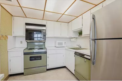 575 Oaks Lane #908, Pompano Beach, FL 33069 - Photo 6