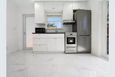 2308 NW 3rd Avenue #4, Wilton Manors, FL 33311 - Photo 2