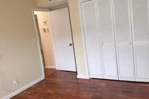 960 Crystal Lake Dr, Pompano Beach, FL 33064 - Photo 4